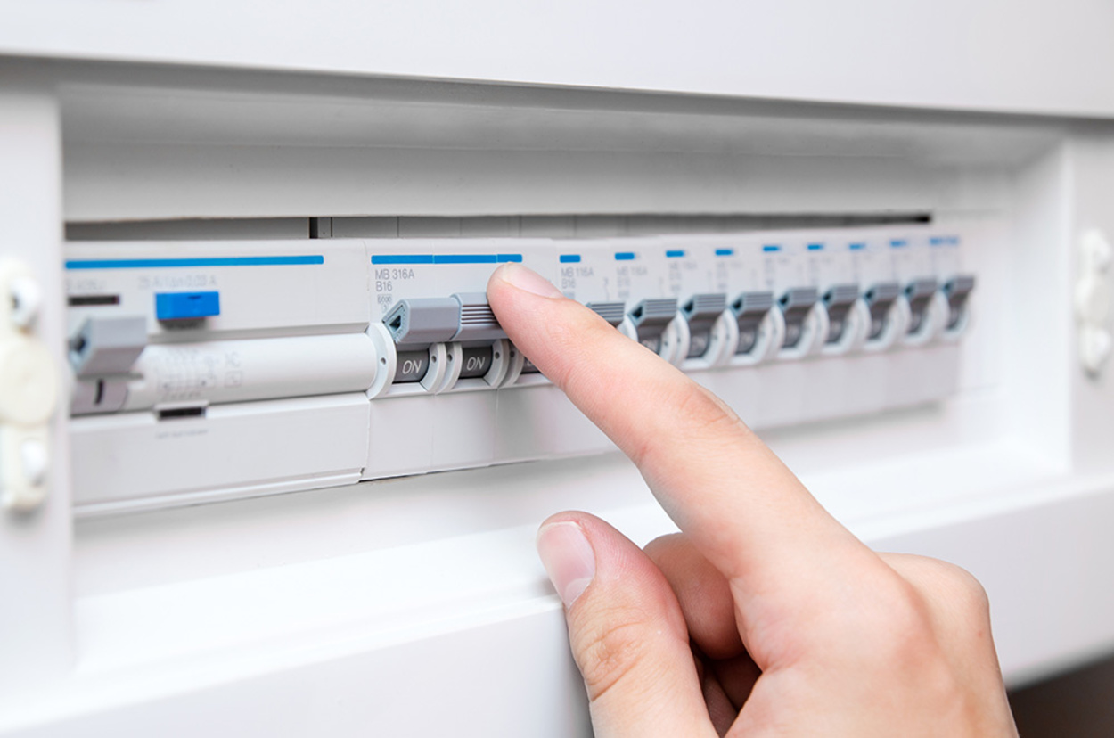 Schalt&shy;schrank&shy;bau bei Elektro-Achtmann in Arnstein